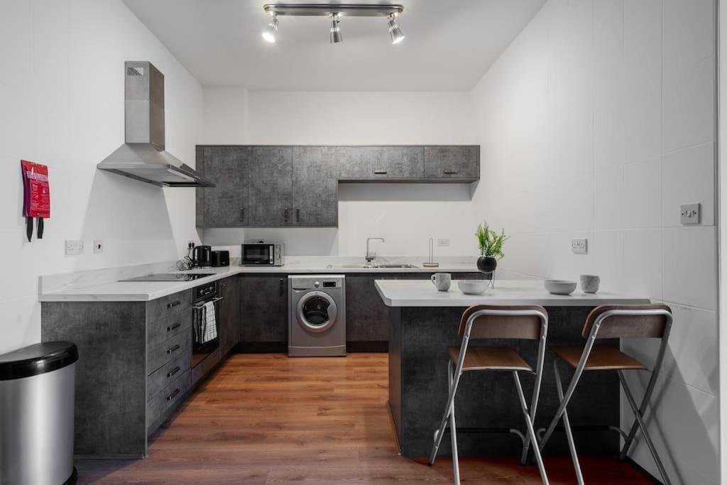 Edge With Car Park, Perfect For Contractors, Professionals, Relocators Huge Long Term Savings Apartamento Liverpool